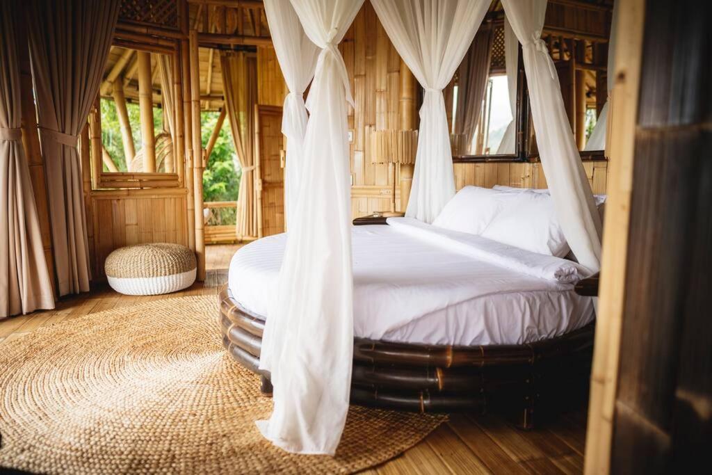Villa The Nude House à Selat Extérieur photo