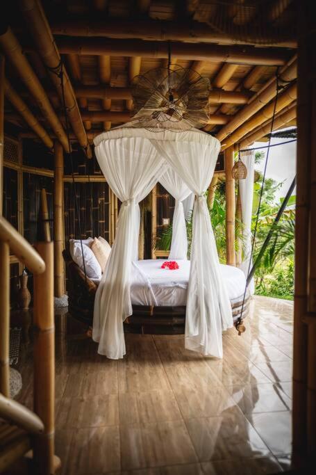 Villa The Nude House à Selat Extérieur photo